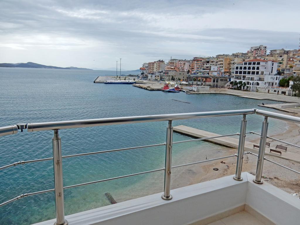 Titania Hotel Saranda Extérieur photo